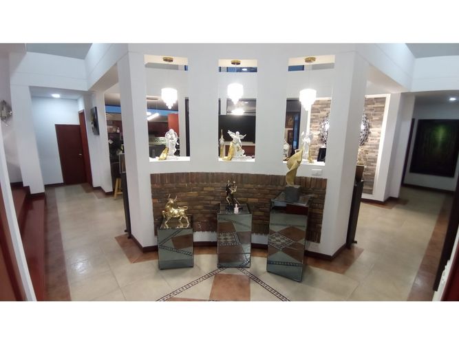 Casa de 4 alcobas en venta en Pinares, Pereira, 263 m² · foto 3 de 24