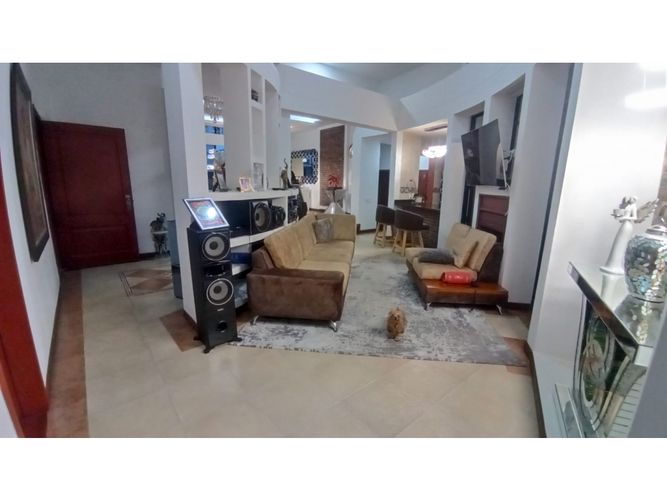 Casa de 4 alcobas en venta en Pinares, Pereira, 263 m² · foto 8 de 24