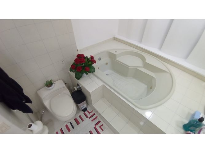 Casa de 4 alcobas en venta en Pinares, Pereira, 263 m² · foto 23 de 24
