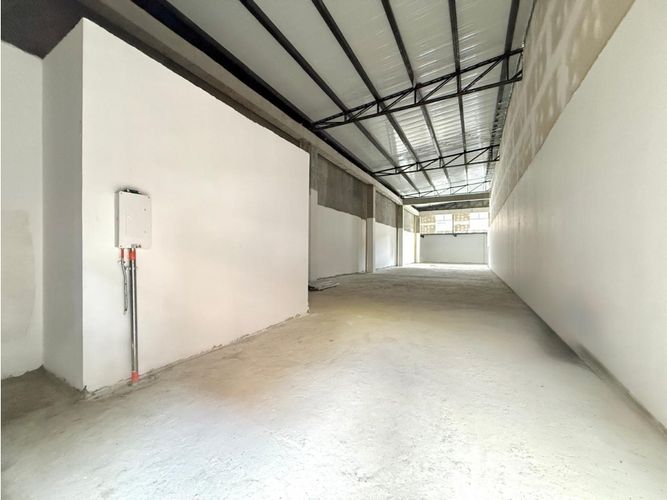Local en arriendo en Sector Lago Uribe, Pereira, 340 m² · foto 3 de 9