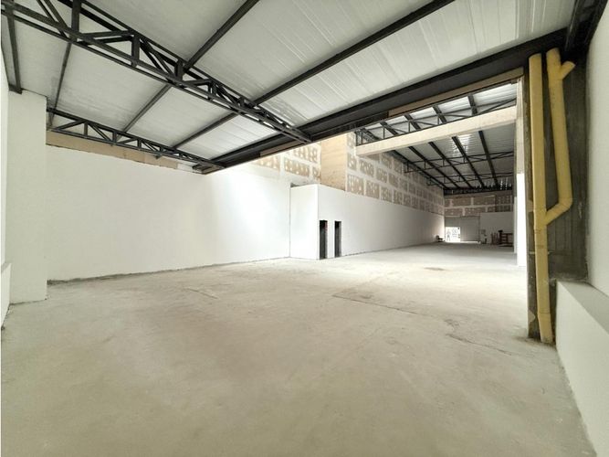Local en arriendo en Sector Lago Uribe, Pereira, 340 m² · foto 6 de 9