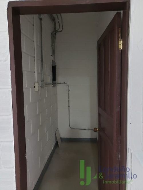 Bodega en venta en San Fernando, Medellín, 286 m² · foto 5 de 18