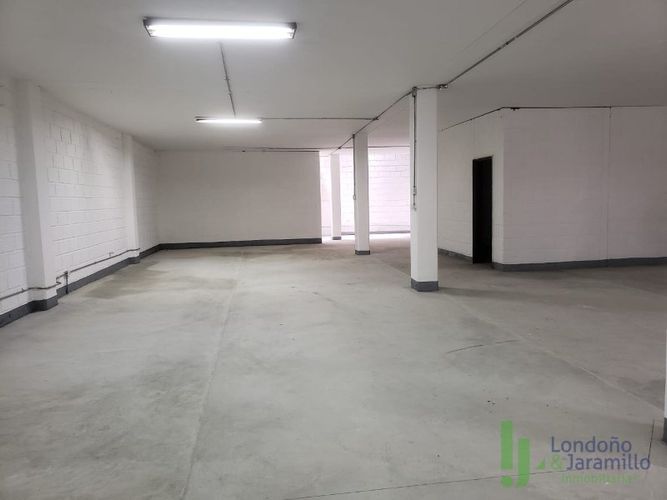 Bodega en venta en San Fernando, Medellín, 286 m² · foto 6 de 18