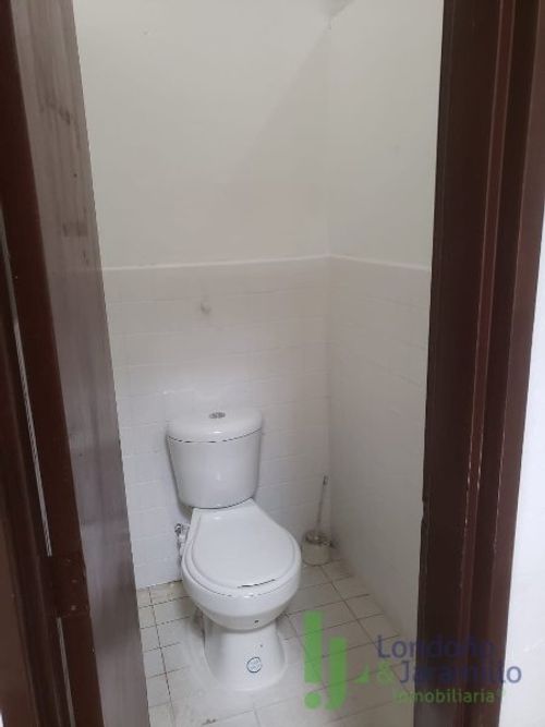 Bodega en venta en San Fernando, Medellín, 286 m² · foto 11 de 18