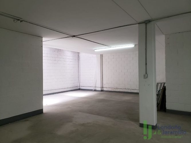 Bodega en venta en San Fernando, Medellín, 286 m² · foto 13 de 18