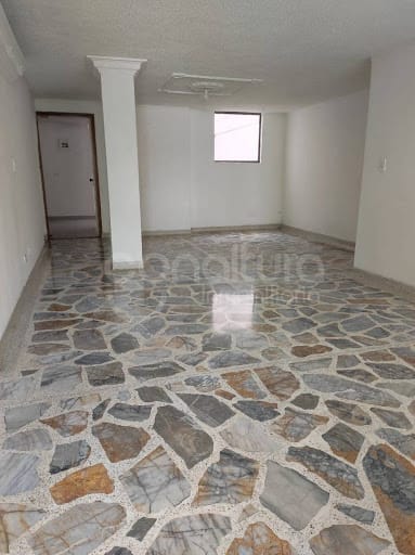 Apartamento de 5 alcobas en arriendo en Patio Bonito, Medellín, 134 m² · foto 3 de 10