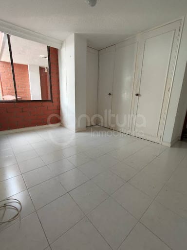 Apartamento de 5 alcobas en arriendo en Patio Bonito, Medellín, 134 m² · foto 5 de 10