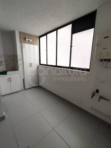 Apartamento de 5 alcobas en arriendo en Patio Bonito, Medellín, 134 m² · foto 9 de 10