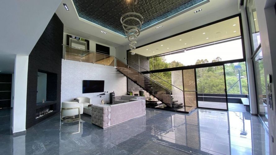 Casa de 6 alcobas en venta en Las Palmas, Envigado, 721 m² · foto 3 de 24