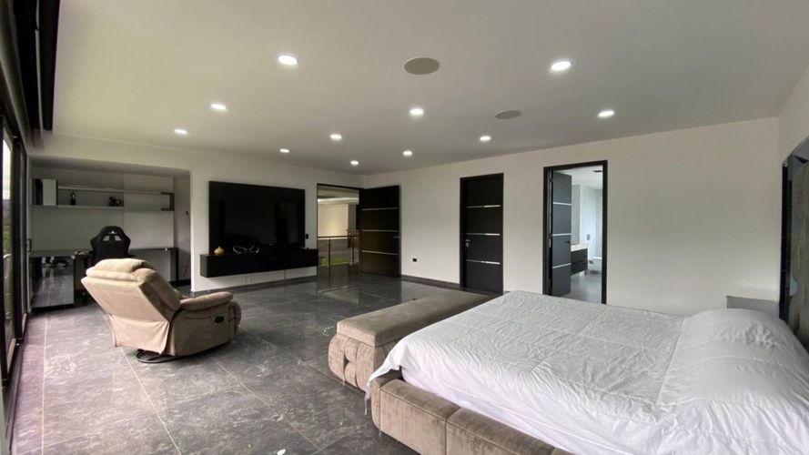 Casa de 6 alcobas en venta en Las Palmas, Envigado, 721 m² · foto 8 de 24