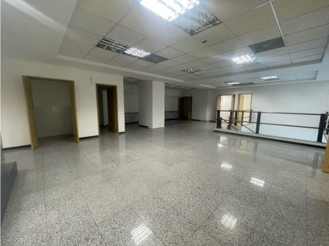 Oficina en arriendo en Castropol, Medellín, 324 m² · foto 16 de 24