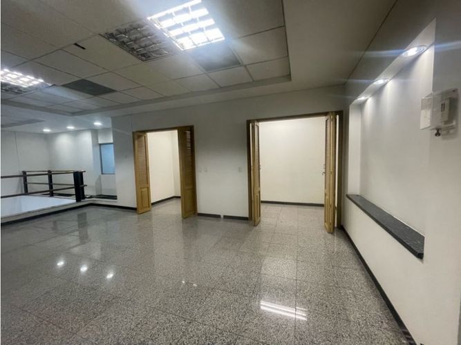 Oficina en arriendo en Castropol, Medellín, 324 m² · foto 18 de 24