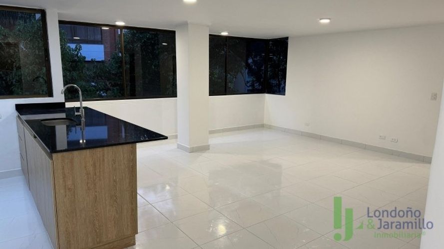 Apartamento de 3 alcobas en venta en El Poblado, Medellín, 109 m² · foto 2 de 20