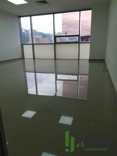 Oficina en venta en Primavera, Envigado, 37 m² · foto 2 de 6