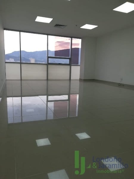 Oficina en venta en Primavera, Envigado, 37 m² · foto 3 de 6