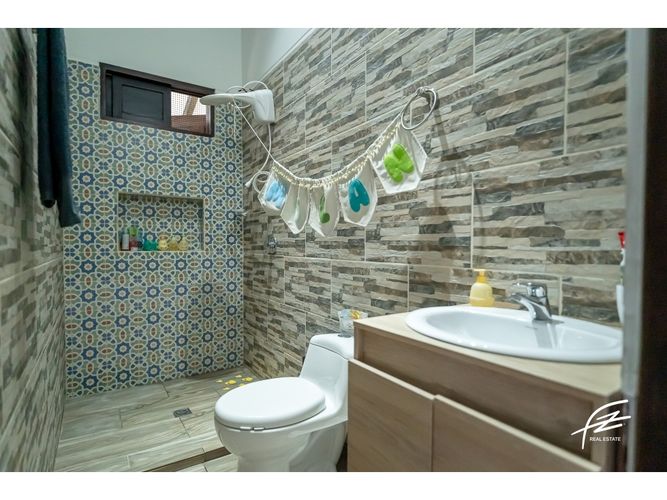 Casa de 5 alcobas en venta en Guarne, 410 m² · foto 11 de 24