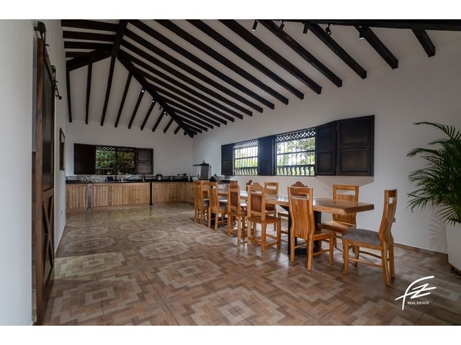 Casa de 5 alcobas en venta en Guarne, 410 m² · foto 24 de 24