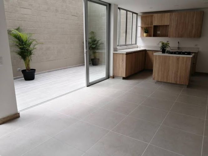Apartamento de 3 alcobas en arriendo en El Porvenir, Medellín, 166 m² · foto 3 de 9