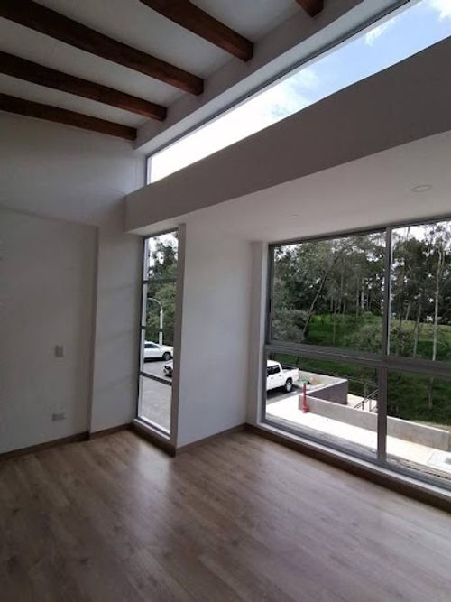 Apartamento de 3 alcobas en arriendo en El Porvenir, Medellín, 166 m² · foto 4 de 9