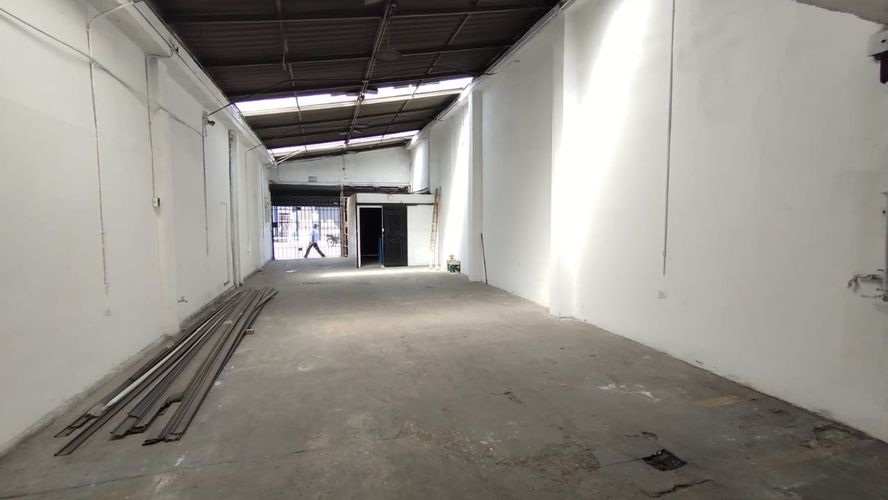 Bodega en arriendo en Obrero, Cali, 240 m² · foto 2 de 9