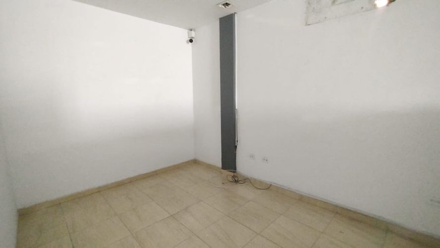 Bodega en arriendo en Obrero, Cali, 240 m² · foto 7 de 9