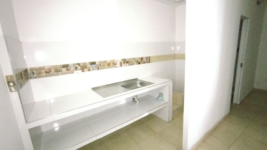Bodega en arriendo en Obrero, Cali, 240 m² · foto 8 de 9