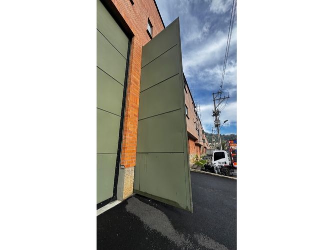 Bodega en arriendo en Caqueta, La Estrella, 815 m² · foto 6 de 6