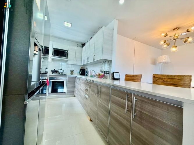 Apartamento de 3 alcobas en venta en Castropol, Medellín, 107 m² · foto 9 de 24