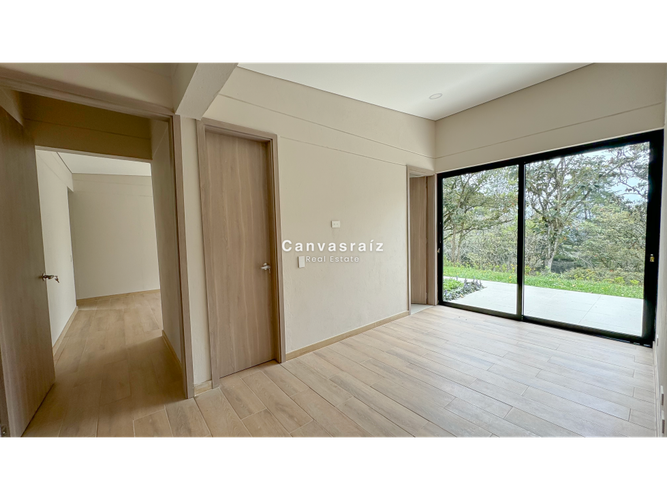 Finca en venta en Sajonia, Rionegro, 263 m² · foto 4 de 14