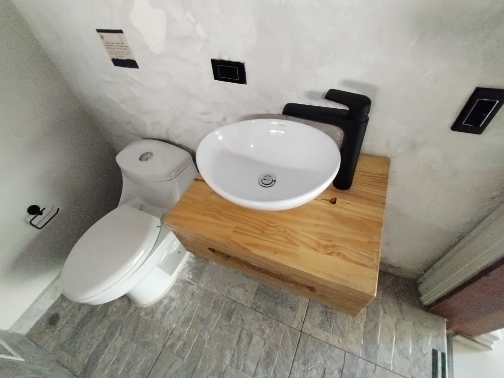 Casa en arriendo en El Poblado, Medellín · foto 4 de 24
