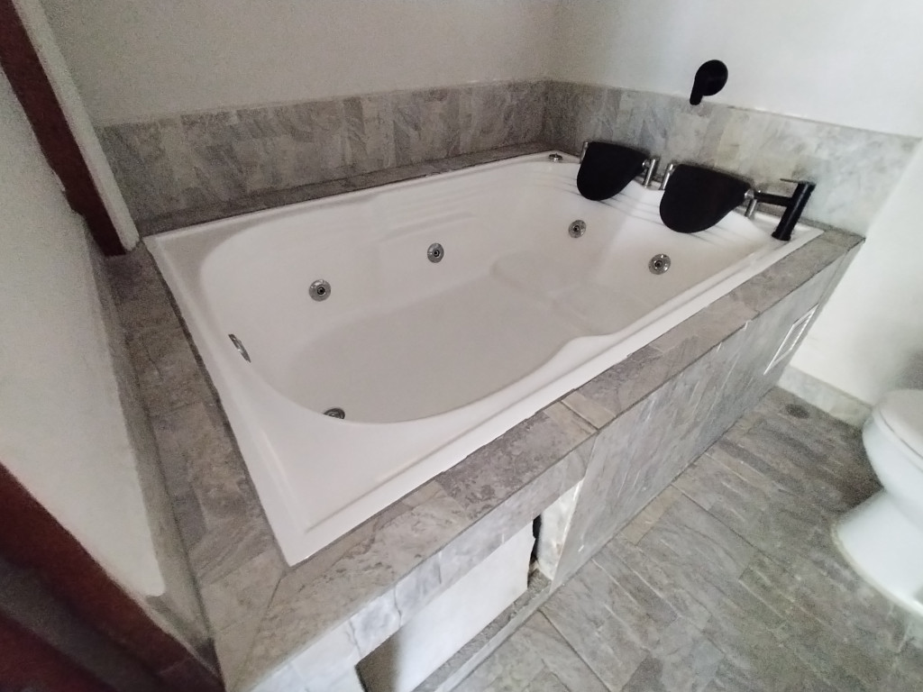 Casa en arriendo en El Poblado, Medellín · foto 5 de 24
