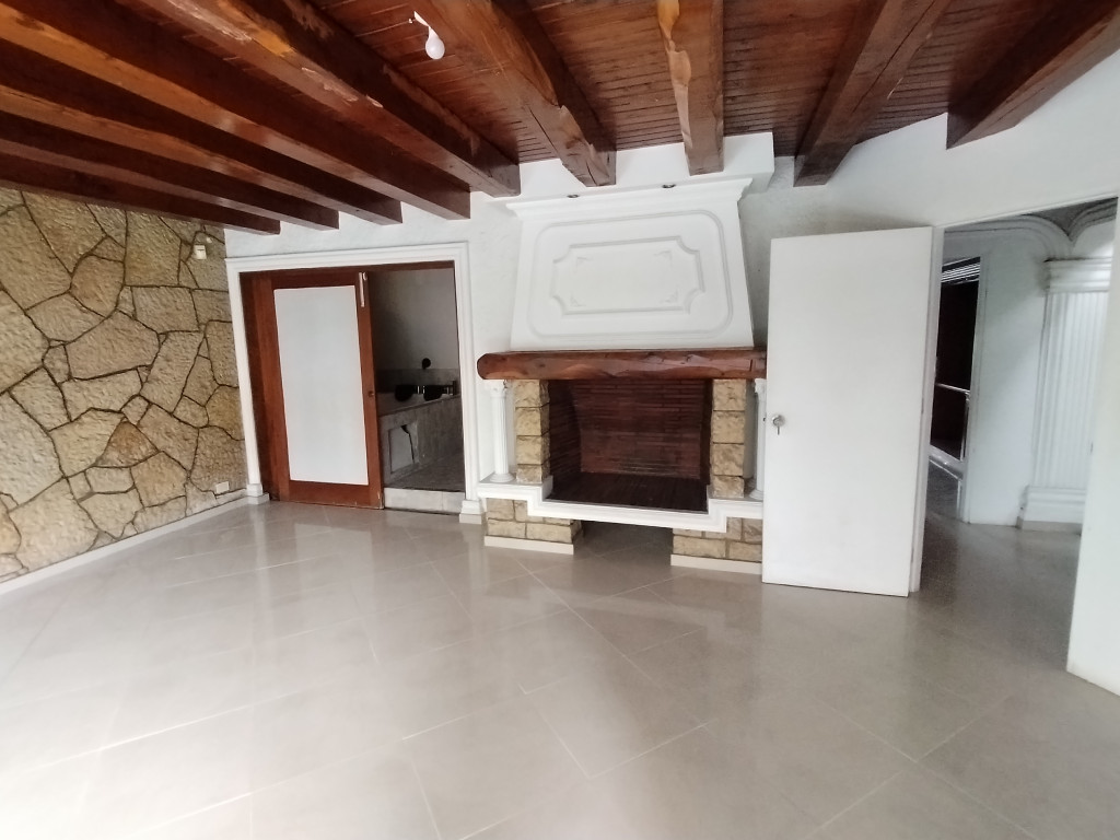 Casa en arriendo en El Poblado, Medellín · foto 6 de 24