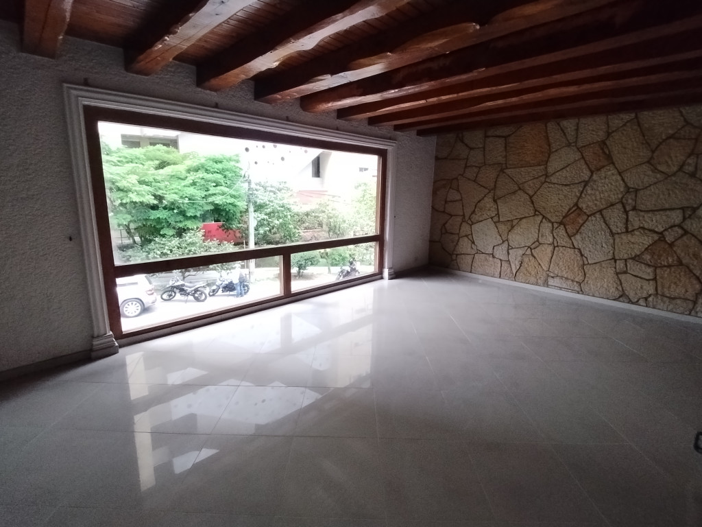 Casa en arriendo en El Poblado, Medellín · foto 7 de 24