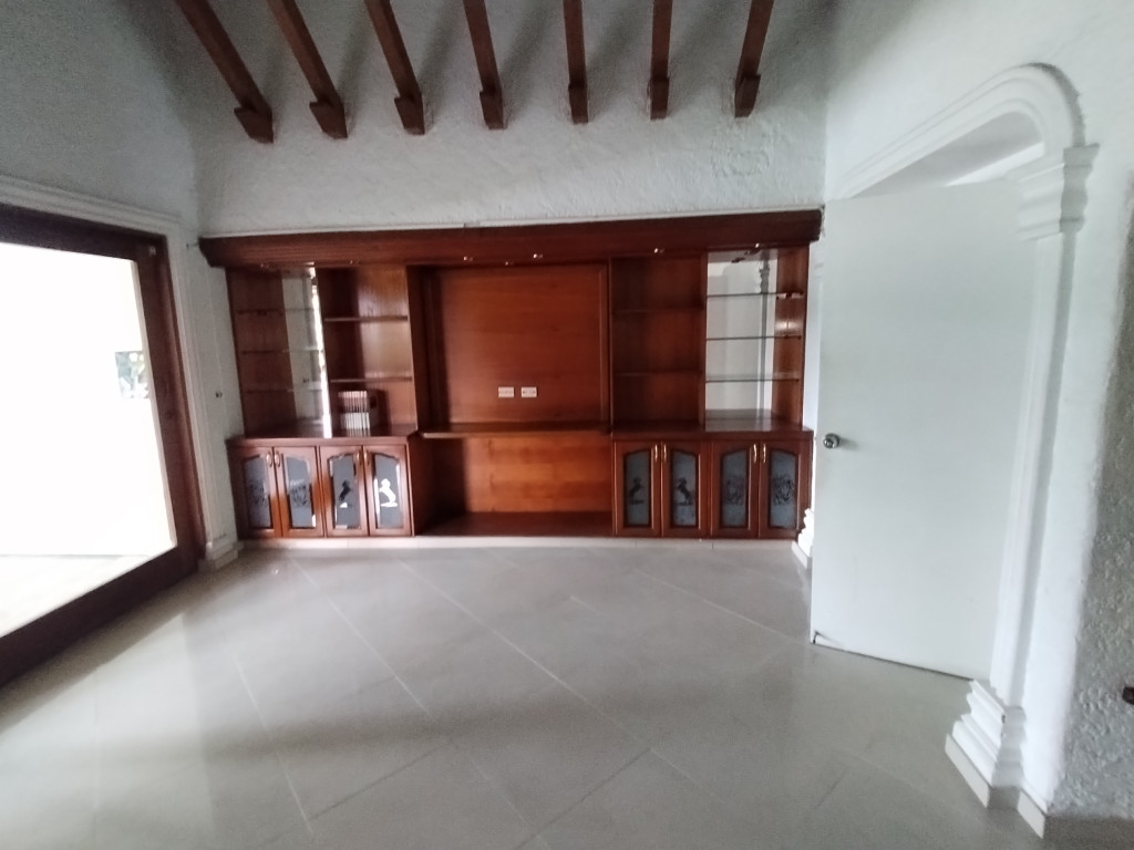 Casa en arriendo en El Poblado, Medellín · foto 9 de 24