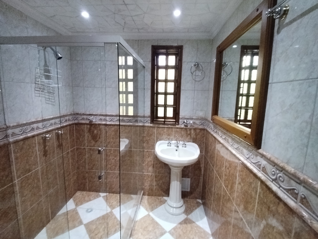 Casa en arriendo en El Poblado, Medellín · foto 12 de 24