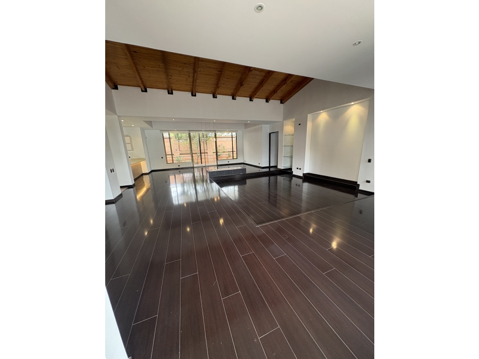 Casa en venta en Guaymaral, Bogotá · foto 3 de 24