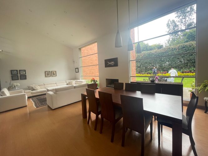 Casa de 5 alcobas en venta en Agrupacion Calahorra, Cajicá, 385 m² · foto 8 de 18