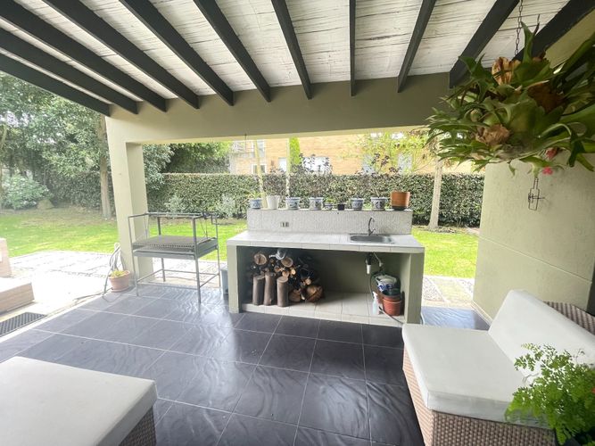 Casa de 5 alcobas en venta en Agrupacion Calahorra, Cajicá, 385 m² · foto 17 de 18