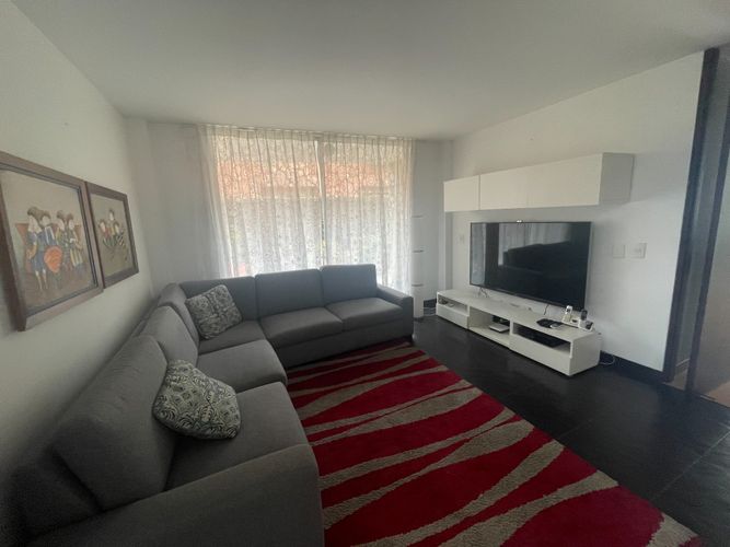 Casa de 5 alcobas en venta en Agrupacion Calahorra, Cajicá, 385 m² · foto 3 de 18