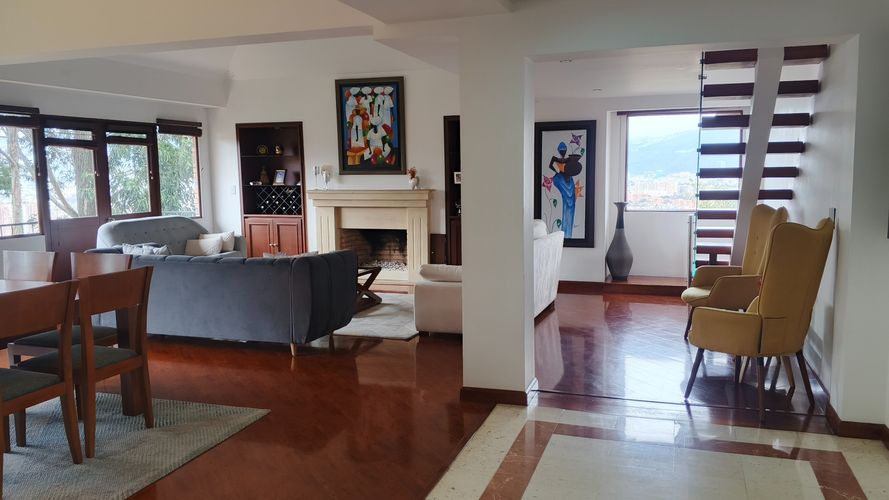 Apartamento de 5 alcobas en venta en Cerros De Suba, Bogotá, 260 m² · foto 5 de 24
