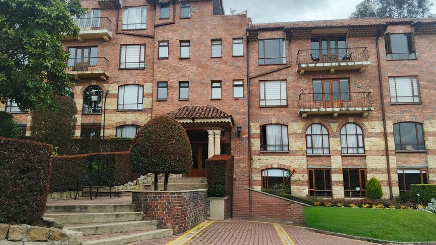 Apartamento de 5 alcobas en venta en Cerros De Suba, Bogotá, 260 m² · foto 16 de 24