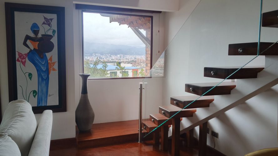 Apartamento de 5 alcobas en venta en Cerros De Suba, Bogotá, 260 m² · foto 4 de 24