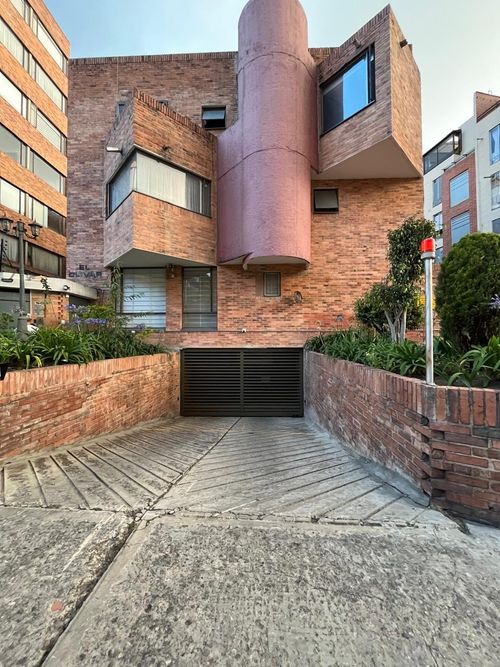 Apartamento de 3 alcobas en venta en Cedritos, Bogotá, 106 m² · foto 2 de 12