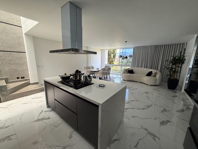 Casa de 3 alcobas en venta en Zuñiga, Medellín, 266 m² · foto 8 de 20