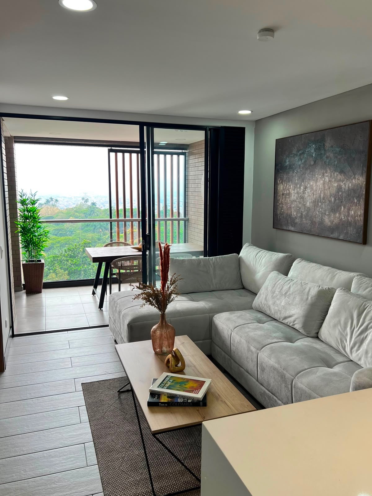 Apartamento en Arriendo en Arboledas, Cali