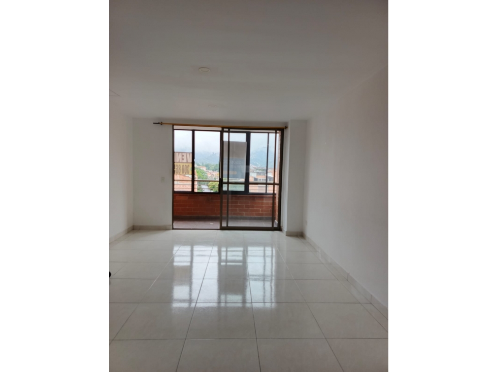 Apartamento en venta en La America, Medellín · foto 3 de 11