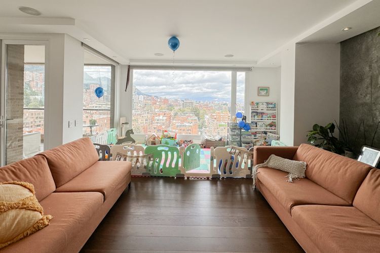 Apartamento de 3 alcobas en venta en Chico, Bogotá, 255 m² · foto 3 de 24