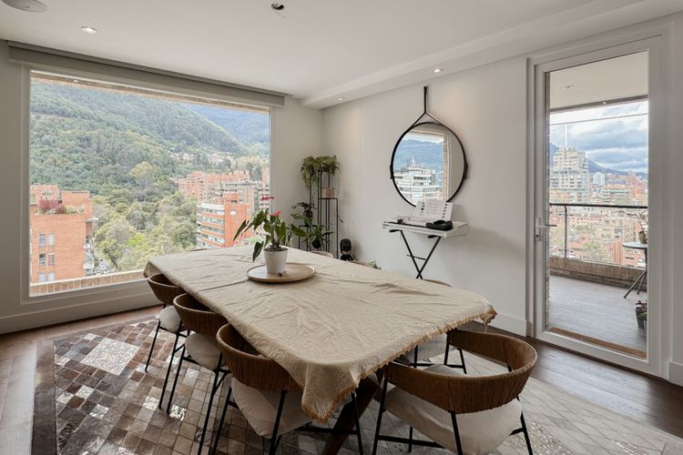 Apartamento de 3 alcobas en venta en Chico, Bogotá, 255 m² · foto 5 de 24