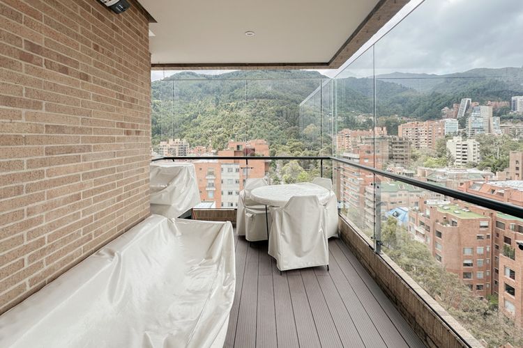 Apartamento de 3 alcobas en venta en Chico, Bogotá, 255 m² · foto 10 de 24
