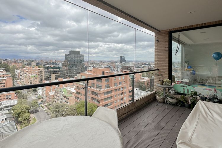 Apartamento de 3 alcobas en venta en Chico, Bogotá, 255 m² · foto 11 de 24